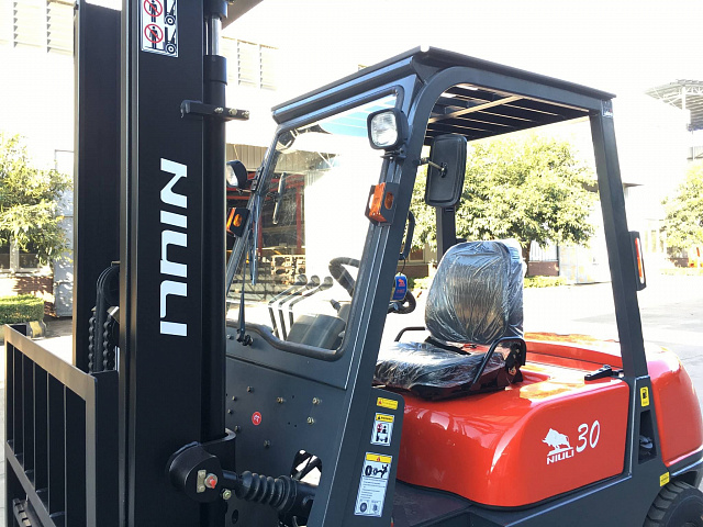 Дизельный погрузчик NIULI CPCD 30